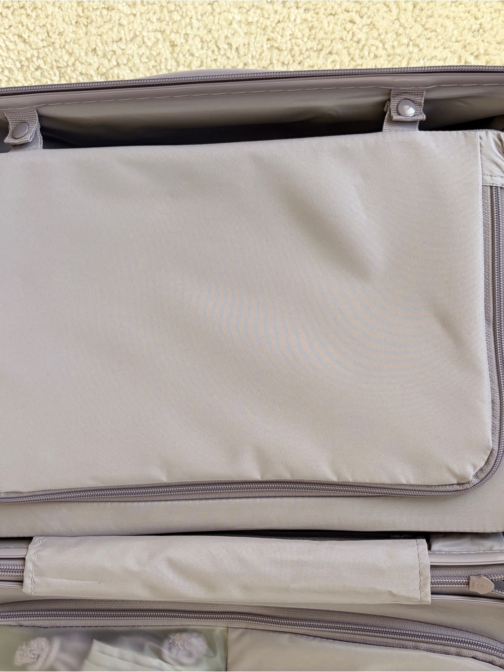 BÉIS Lavender International small Carry-On Spinner Suitcase - Picture 5 of 8